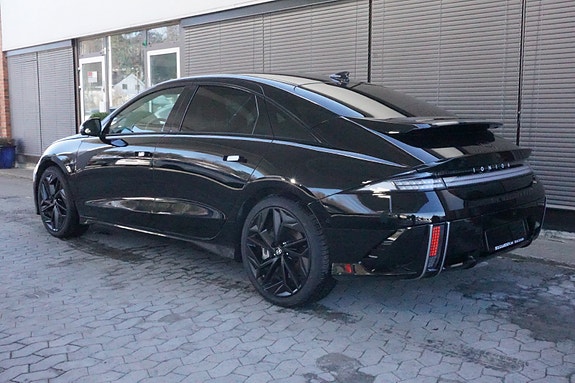 Hyundai Ioniq 6 4 of 5