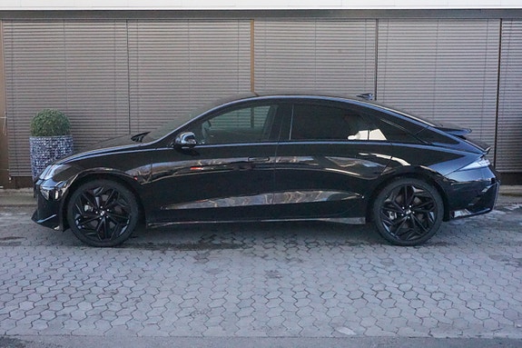 Hyundai Ioniq 6 3 of 5