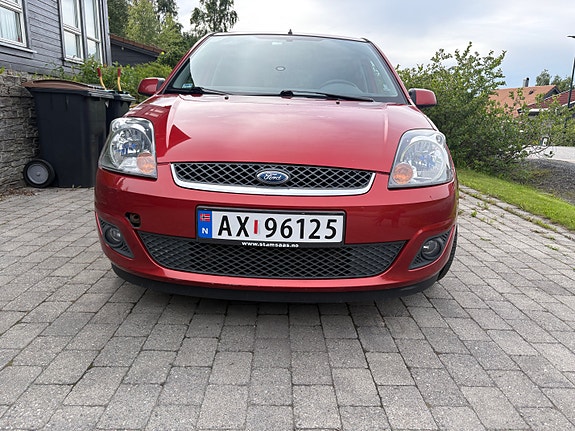 Ford Fiesta 3 of 5