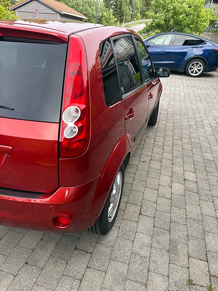 Ford Fiesta 5 of 5
