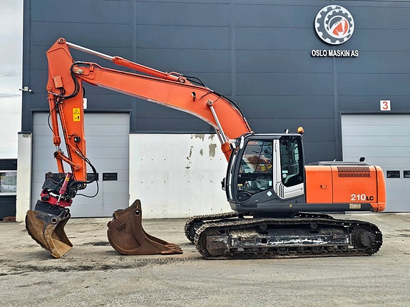 Hitachi ZX210LC-3, 2011 mod, kun 6100 timer, rototilt, 2 skuffer og sentralsmøring, ny sertifisering og service 3 of 5