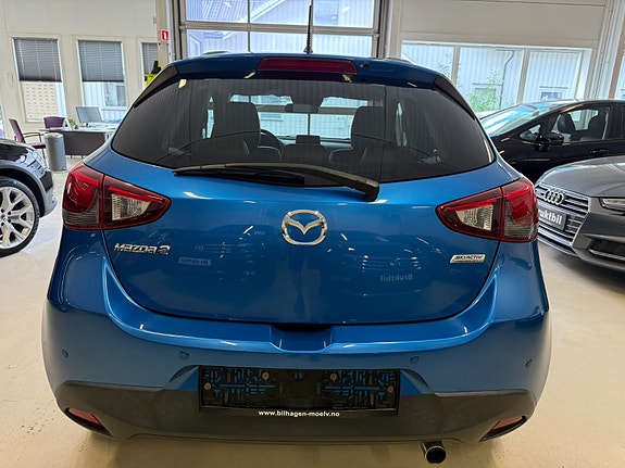 Mazda 2 4 of 5