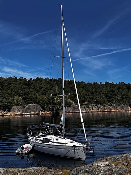 Bavaria 38 AC– velutstyrt, oppgradert og klargjort for sesongen. 2 of 5