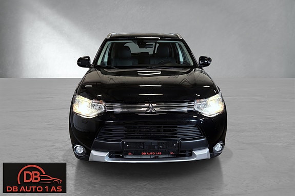 Mitsubishi Outlander 2 of 5