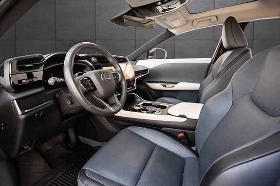 Lexus RZ450e 8 of 20