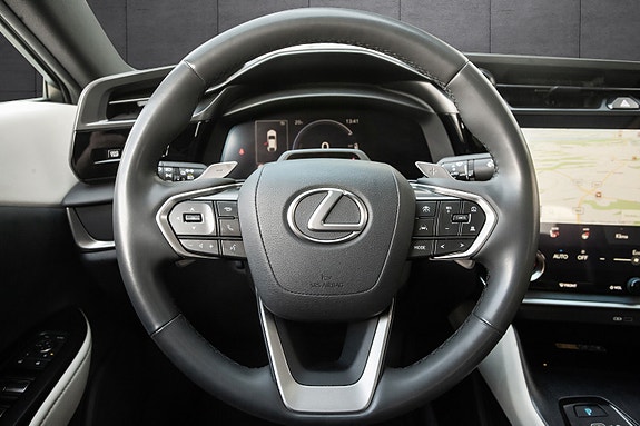 Lexus RZ450e 9 of 20