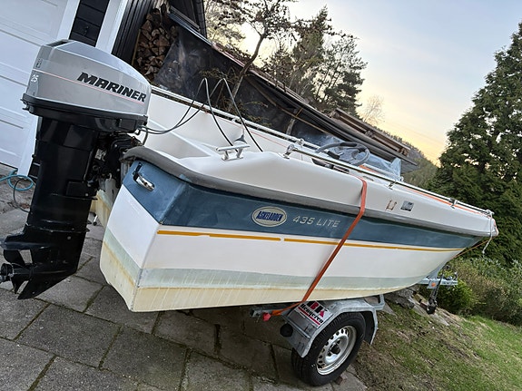435 Lite motorbåt med styre konsoll og tilhenger 4 of 5