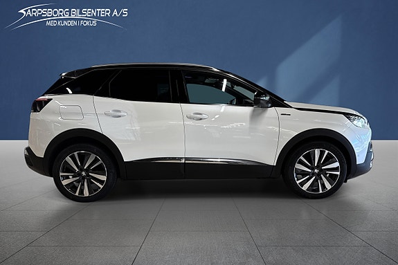 Peugeot 3008 4 of 5