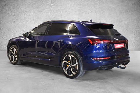 Audi e-tron 5 of 5