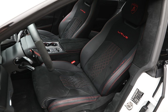 Lamborghini Urus 21 of 30