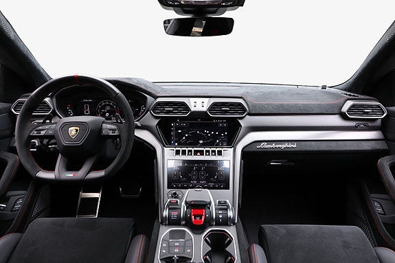 Lamborghini Urus 19 of 30