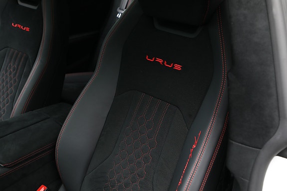 Lamborghini Urus 22 of 30