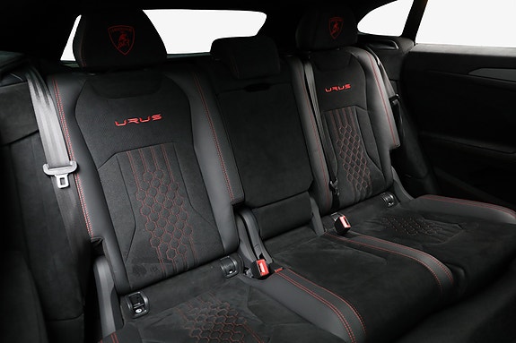Lamborghini Urus 25 of 30