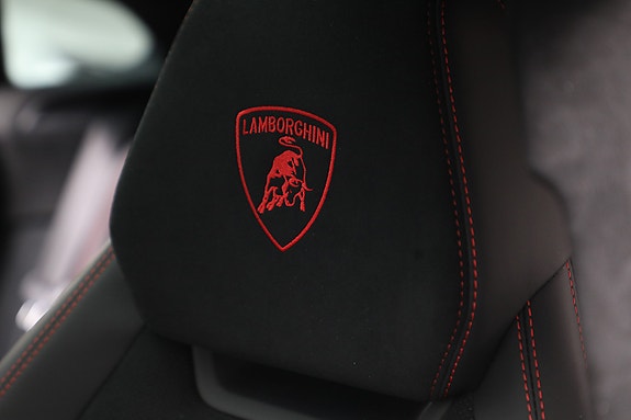 Lamborghini Urus 23 of 30
