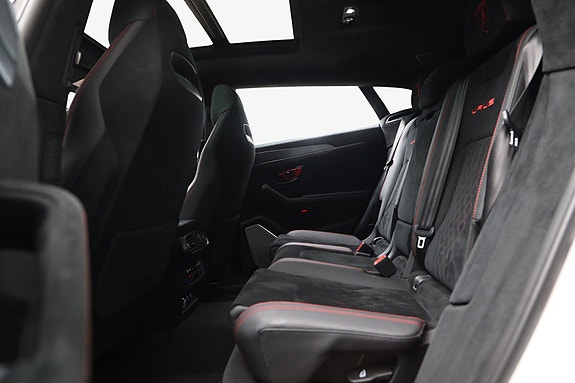 Lamborghini Urus 24 of 30