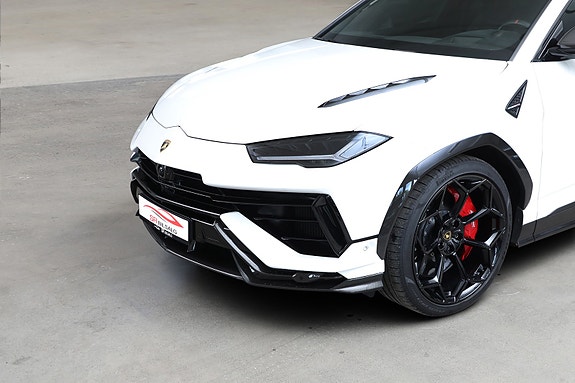 Lamborghini Urus 6 of 30