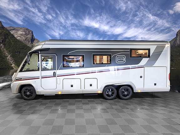 Carthago CHIC E-LINE I 51 QB DA på Mercedes, med Sky Dream Comfort! Masse utstyr, se utstyrslisten! 3 of 5