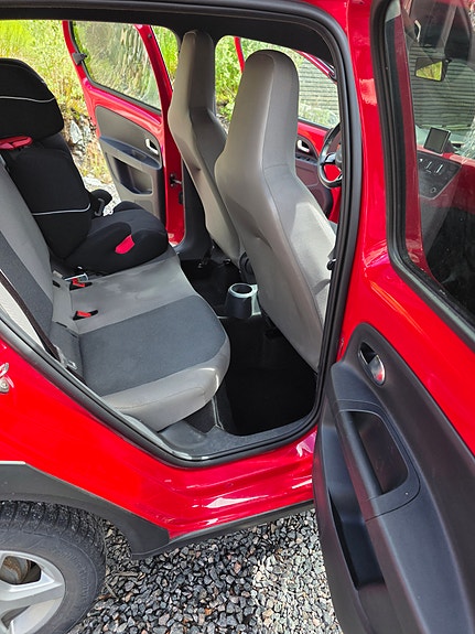Volkswagen UP! 11 of 14