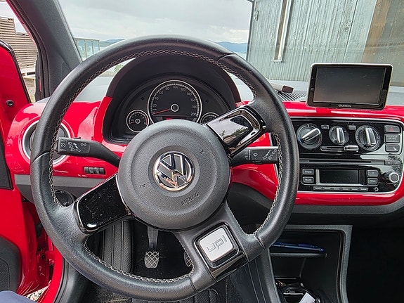 Volkswagen UP! 8 of 14