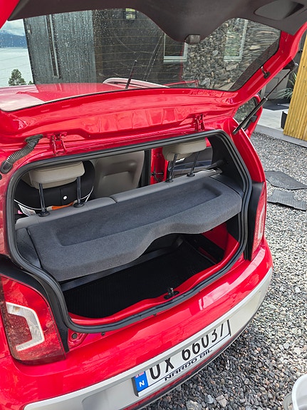Volkswagen UP! 13 of 14