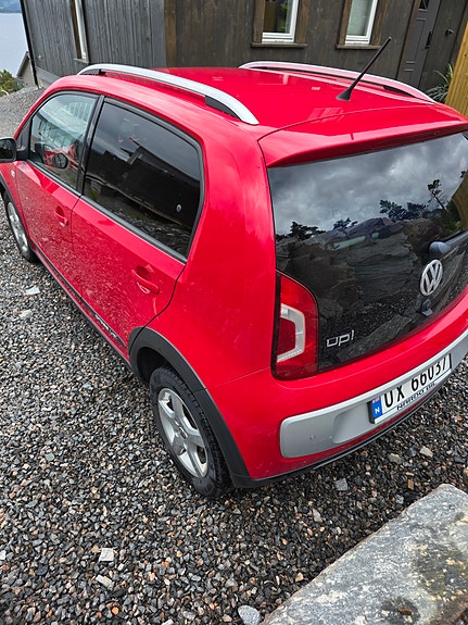 Volkswagen UP! 3 of 14
