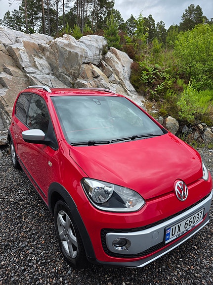 Volkswagen UP! 2 of 14