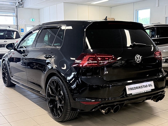 Volkswagen Golf VII 2 of 5