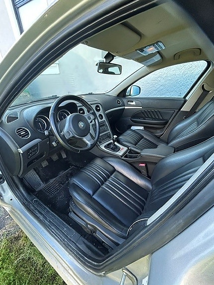Alfa Romeo 159 2 of 5