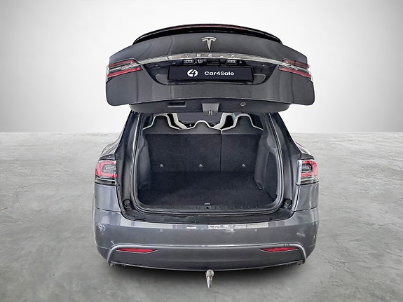 Tesla Model X 24 of 28