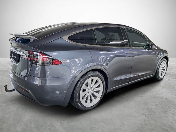 Tesla Model X 5 of 28