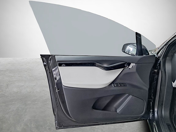 Tesla Model X 11 of 28