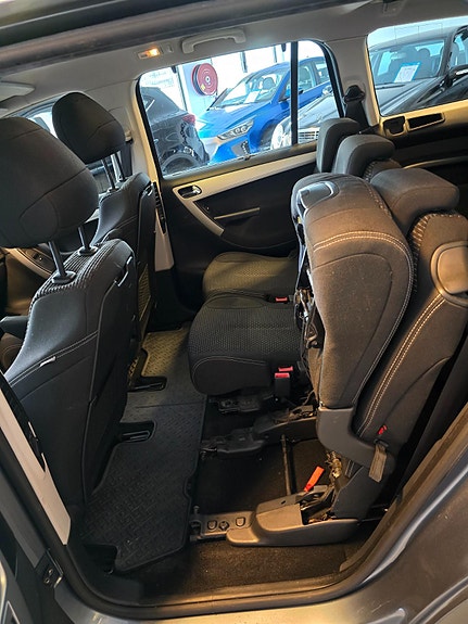 Citroen Grand C4 Picasso 16 of 25