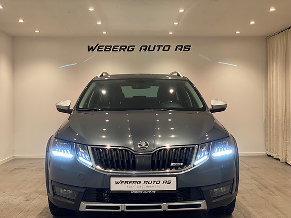 Skoda Octavia Scout 3 of 5