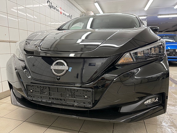 Nissan Leaf 3 of 30