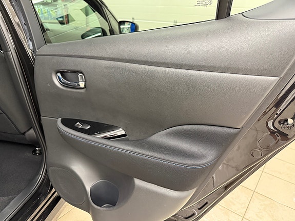 Nissan Leaf 24 of 30