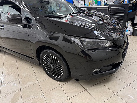 Nissan Leaf 7 of 30