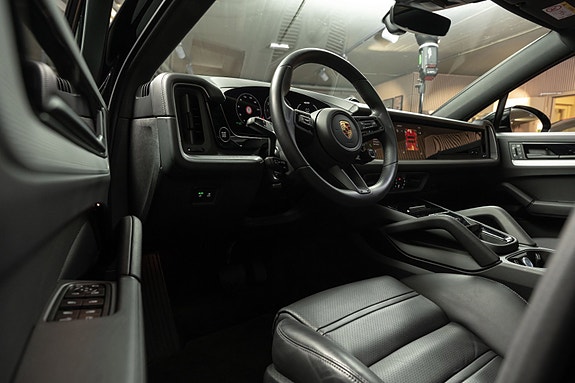 Porsche Cayenne Coupe 19 of 30