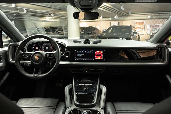 Porsche Cayenne Coupe 22 of 30