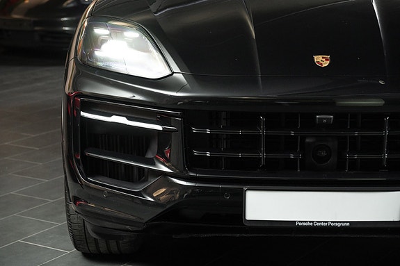 Porsche Cayenne Coupe 3 of 30