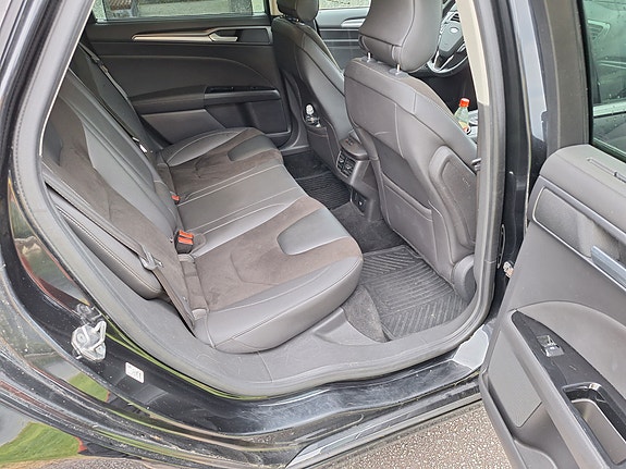 Ford Mondeo 12 of 14