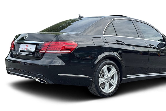 Mercedes-Benz E220 7 of 30