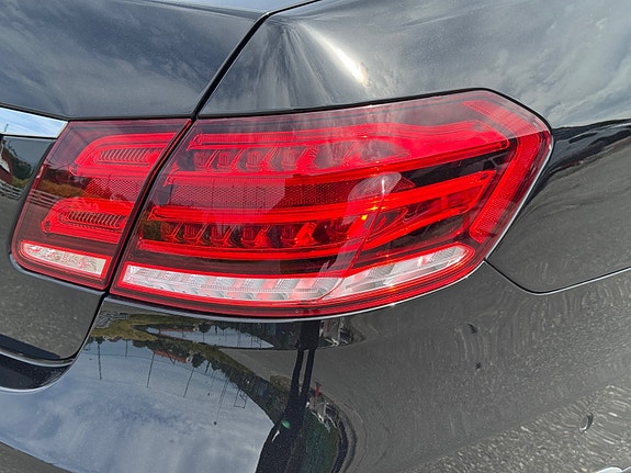 Mercedes-Benz E220 8 of 30