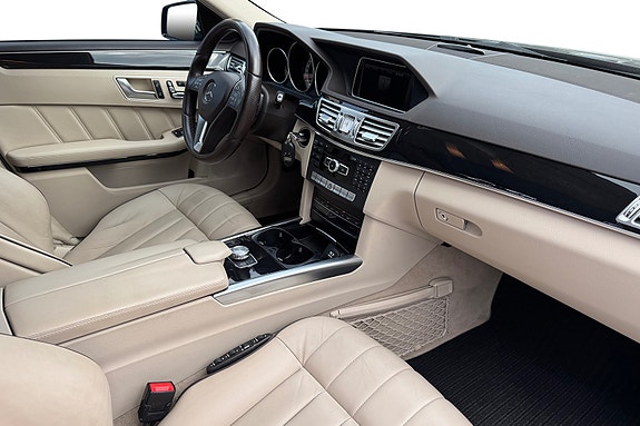 Mercedes-Benz E220 16 of 30