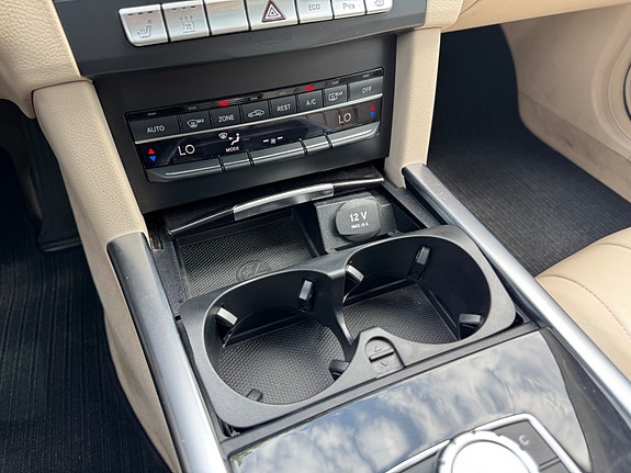 Mercedes-Benz E220 22 of 30