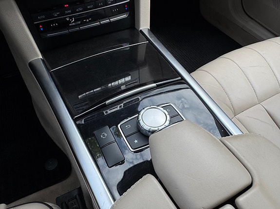 Mercedes-Benz E220 23 of 30