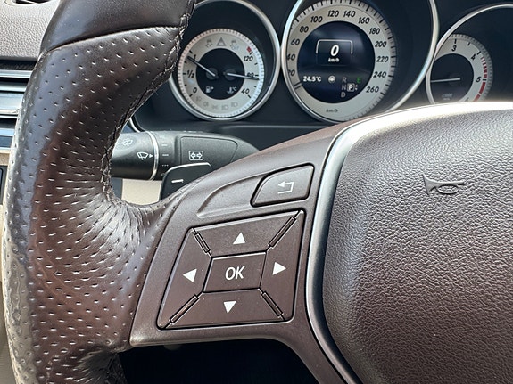 Mercedes-Benz E220 28 of 30