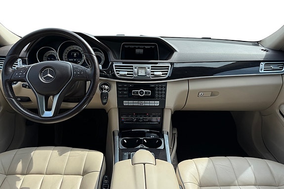 Mercedes-Benz E220 15 of 30