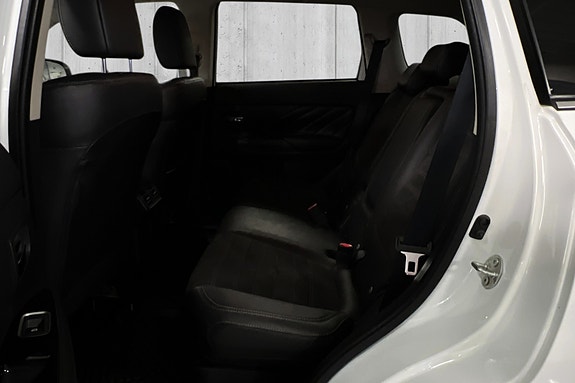 Mitsubishi Outlander 12 of 24