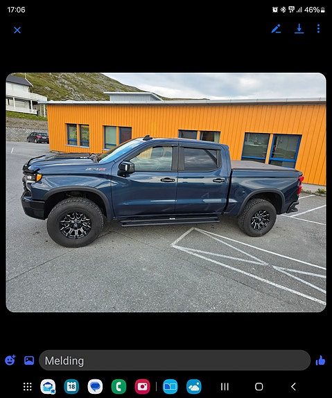 Chevrolet Silverado 4 of 5