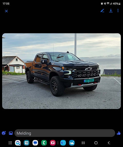Chevrolet Silverado 2 of 5